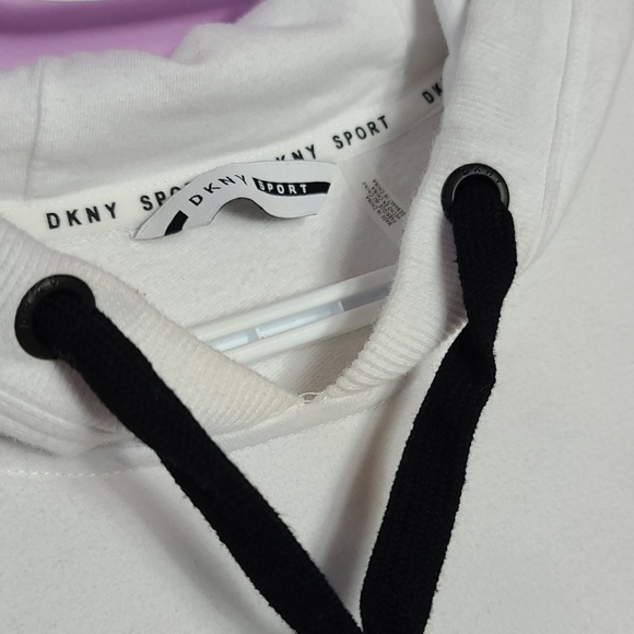 ποΈ DKNY Hoodie - Picture 4 of 9